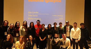 festival408 Açılış Etkinliğinde Söz Alan Oyuncu Tilbe Saran: ‘Sanat bize birlik olacak ve soluk alacak alanlar sağlıyor’