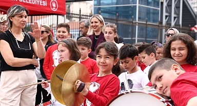 Geleceğin Müzisyenleri İçin Kalaba İlkokuluna Enstrüman Desteği