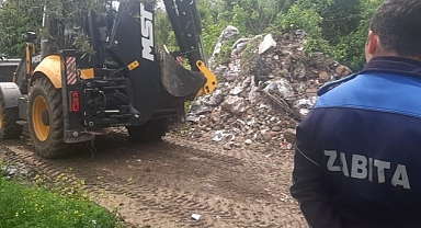 Gemlik Belediyesi, özellikle yaz sezonunun yaklaşmasıyla birlikte artan tadilat atıkları için denetimlerini sıklaştırdı