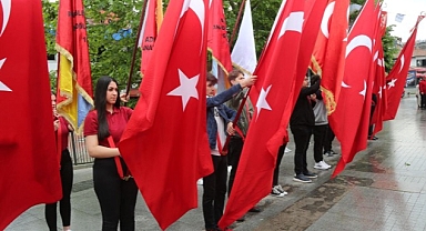 Gölcük’te 19 Mayıs Atatürk'ü Anma Gençlik ve Spor Bayramı'nın 104.'üncü yılı; düzenlenen tören ve programlarda coşku ile kutlandı