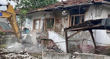 Gölcük’te Yıkılan Orta Hasarlı Ya Da Metruk Bina Sayısı 120 Oldu