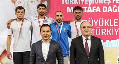 Güreşçiler Türkiye Şampiyonasından 2 madalya çıkardı