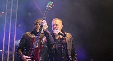 Haluk Levent’in Küçükçekmece’deki 19 Mayıs Konserine 50 Bin Kişi Katıldı