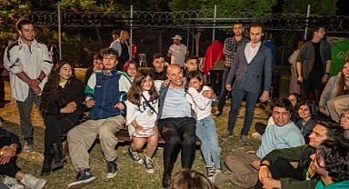 İzmir'de “Gençlik Festivali” heyecanı Başkan Soyer çadır kampta gençleri ziyaret etti