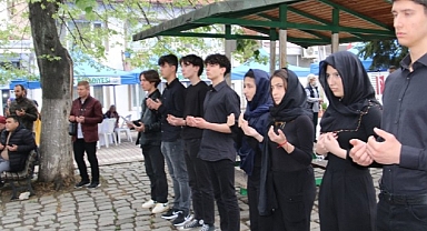 İznikli Gönül Adamı Eşrefzade Abdullah Rumi Hazretleri İznik’te ki kabri başında anıldı