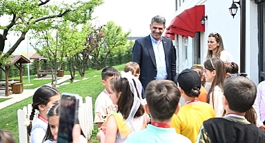 Kartepe Belediye Başkanı Av.M.Mustafa Kocaman Derbent İlkokulu Folklör Ekibi öğrencilerini misafir etti