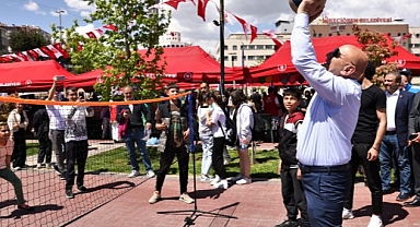 Keçiören’de Sosyal Medyadan Sosyal Meydana İnildi