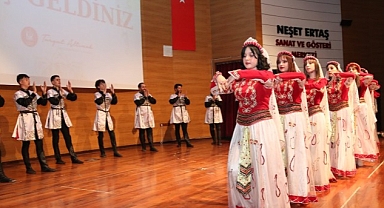 Keçiören Halk Oyunlarıyla Şenlendi