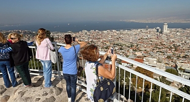 ‘Konak Tarih Gezileri’ne yoğun ilgi