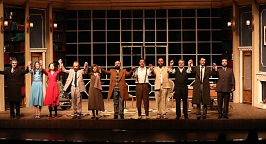 Konya Şehir Tiyatrosu, Üstad Necip Fazıl’ı “Bir Adam Yaratmak” Eserini Sahneleyerek Andı