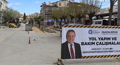 Korkuteli caddelerinde parkeler yenileniyor