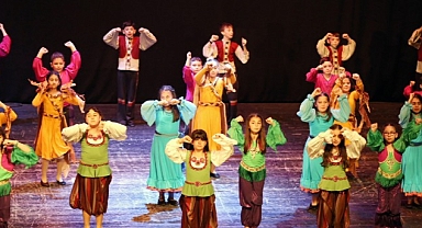 Küçükçekmece’de Halk Oyunları Festivali’ne Büyük İlgi