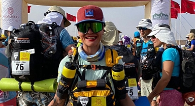 Marathon Des Sables’a katılan ilk Türk kadını Seda Nur Çelik, Depremden etkilenen çocuklar için Sahra Çölü’nde koştu