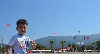 Menderes’in Uçurtmaları Bu kez Samandağlı Çocuklar için Göklerde…
