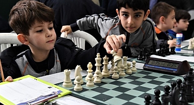 Minik satranççılar şampiyonluk için yarıştı