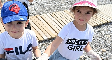 Miniklerden çevre temizliği