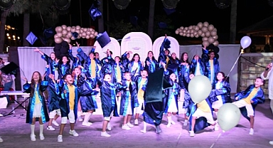 Miniklerin mezuniyet coşkusu