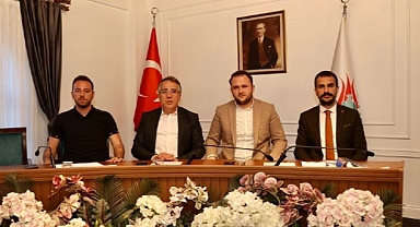 Nevşehir Belediye Meclisi Mayıs Ayı Olağan Toplantısı, Belediye Başkanı Dr. Mehmet Savran başkanlığında yapıldı