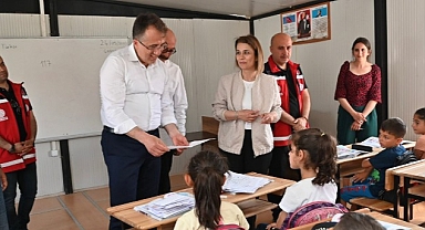 Nevşehir Valisi İnci Sezer ve Nevşehir Belediye Başkanı Dr. Mehmet Savran Depremzede Çocuklarla Bir Araya Geldi