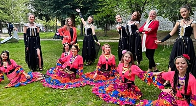 Nilüfer Belediyesi Halk Dansları Topluluğu Bulgaristan’da gönülleri fethetti