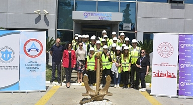 QTerminals Antalya, “Toroslar’dan Akdeniz’e” projesiyle 400 öğrenciyi limanda ağırladı