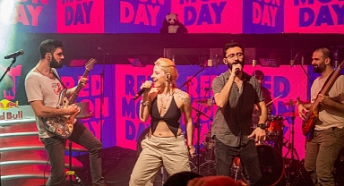 Red Bull’un düzenlediği ‘Red Monday’ Ünlüleri Bir Araya Getirdi