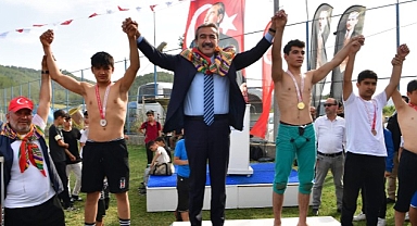 Salbaş’ta başpehlivan Mehmet Çelebi