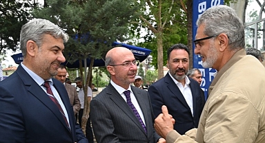 Selçuklu Belediye Başkanı Ahmet Pekyatırmacı, Cuma Buluşmaları kapsamında Hocacihan Mahallesi Zülfikar Camii’nde vatandaşlarla bir araya geldi