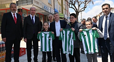 Selçuklu Belediye Başkanı Ahmet Pekyatırmacı milletvekili adayları ile çalışmalarına devam ediyor