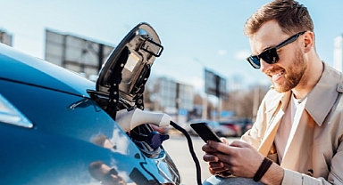 Şikayetvar, otomotiv sektörüyle ilgili verilerini paylaştı: Hibrit ve elektrikli araçlar memnuniyette zirvede!