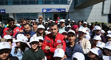 T3 Vakfı Deprem Bölgesinden Misafirlerini TEKNOFEST’te Ağırladı