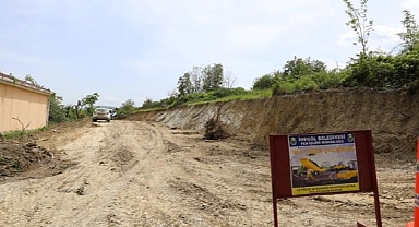 Yeniceköy Mahallesinde Yeni Yollar Açılıyor