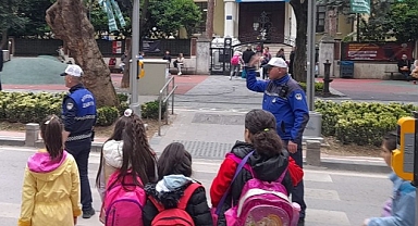 Zabıtadan okul önlerinde trafik haftası etkinliği