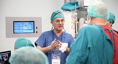 7. Canlı Cerrahi Sempozyumu’nda 120 doktor, canlı yayında 70 ameliyat yaptı