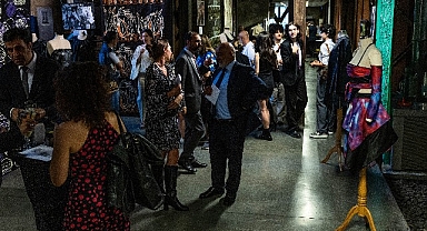 Avustralya’nın yerli tekstil sanatı ve genç yeteneklerin ‘Dokuma Eninde ve Ötesinde Giysiler’ projesi İstanbul'da sanatseverlerle buluşuyor