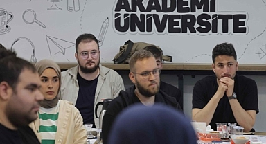 Başkan Büyükakın, üniversiteli gençlerle buluştu