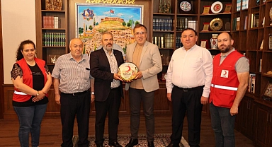 Başkan Savran Kurban bağışında bulundu