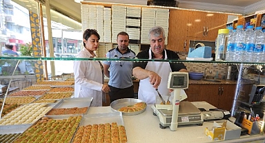 Bayraklı Zabıtası gıda denetimi yaptı