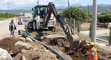 Beykonak ve Mavikent'te şebeke boruları yenileniyor