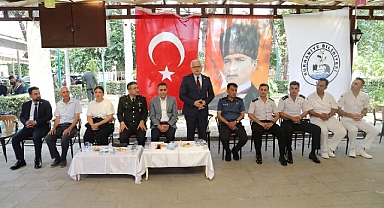 Burhaniye'de bayramlaşma töreni yapıldı