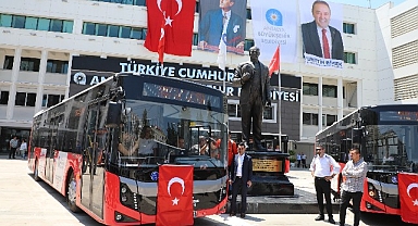 Büyükşehir'in 60 kırmızı otobüsü toplu ulaşımda hizmette
