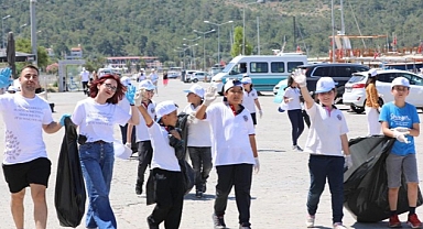 Çevre Gününde Öğrencilerden Anlamlı Etkinlik