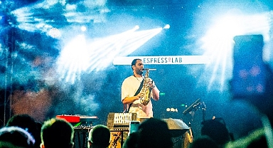 Dünyaca ünlü çoklu enstrüman sanatçısı Ash’ten Espressolab Roastery’de sürpriz konser