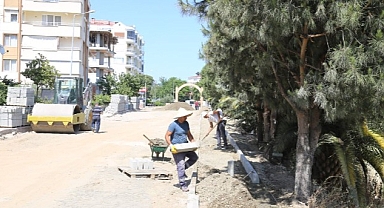 Edremit Belediyesi Ülkü Yolu Caddesi’ni Yeniliyor