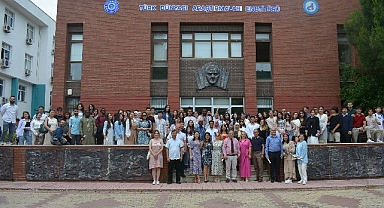 Ege Üniversitesi TÖBİR'de mezuniyet heyecanı