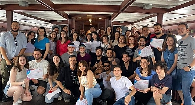Genç İzmirliler yaza merhaba dedi