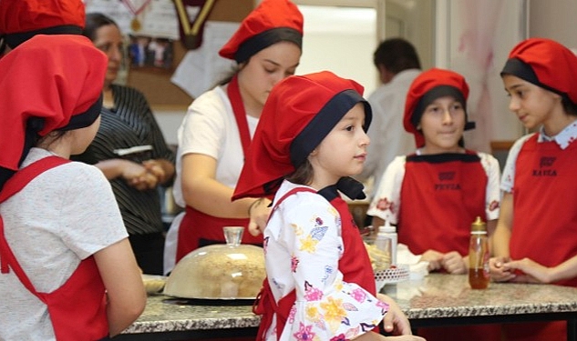 Gölcük Belediyesi'nden Gençlere Yönelik Pastacılık Kursu
