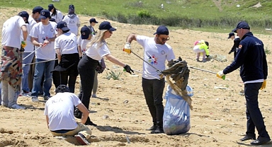 ICA Gönüllüleri, temiz dünya için 200 kilo atığı ayrıştırdı