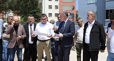 İnegöl’de Eskiyen Parklar Yenileniyor