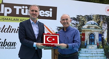 İnegöl’de Turgut Alp’e Torunlarından Vefa